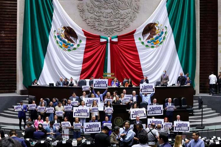 Reforman leyes de amparo y amnistía