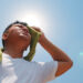 ‘Golpea’ calor a 60 personas