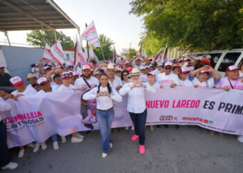 Recorre Carmen Lilia Canturosas junto a Cristabel Zamora y grupo de priístas colonia Hidalgo