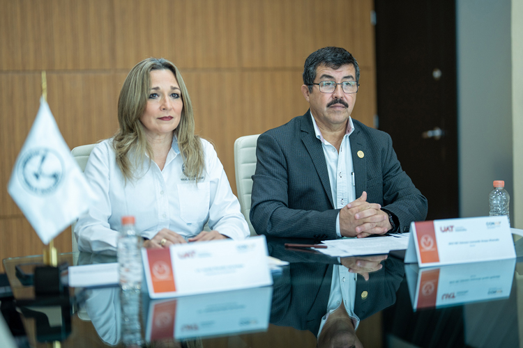 El rector Dámaso Anaya da inicio al proceso para acreditar el CEINA y bibliotecas de la UAT