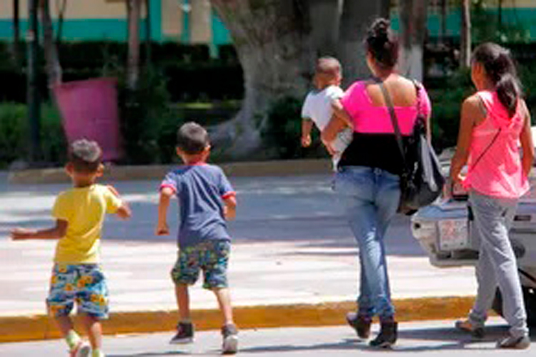 Tres de cada 10 mamás velan solas por su familia