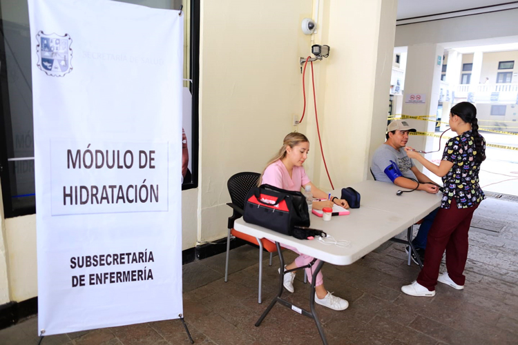 Activan en Tamaulipas módulos de hidratación y chequeo ante altas temperaturas