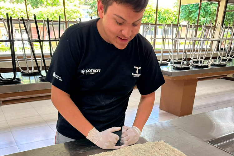 Alumno de la UAT representará a México en certamen de ciencias en Indonesia
