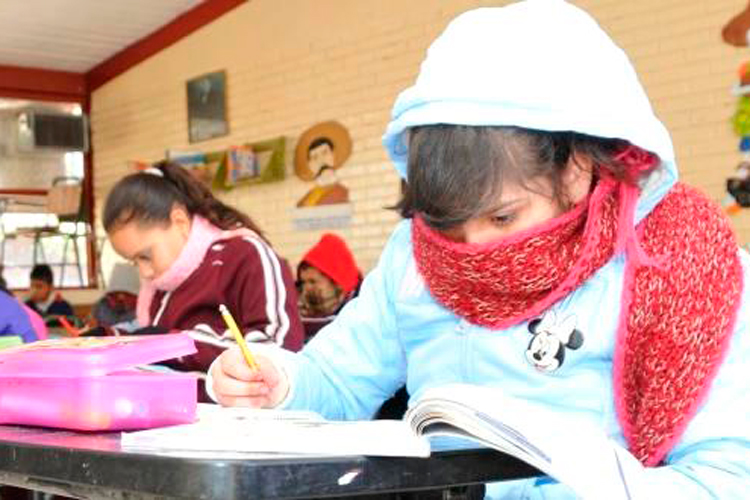 Confirman frío regreso a clases 2025