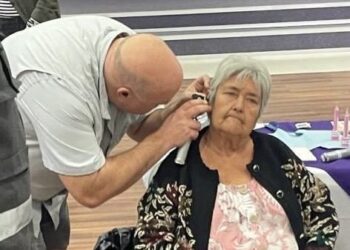 Benefician a 30 personas con aparatos auditivos en San Fernando