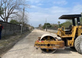 Avanza en un 80% la pavimentación de la calle Simón Bolívar en San Fernando