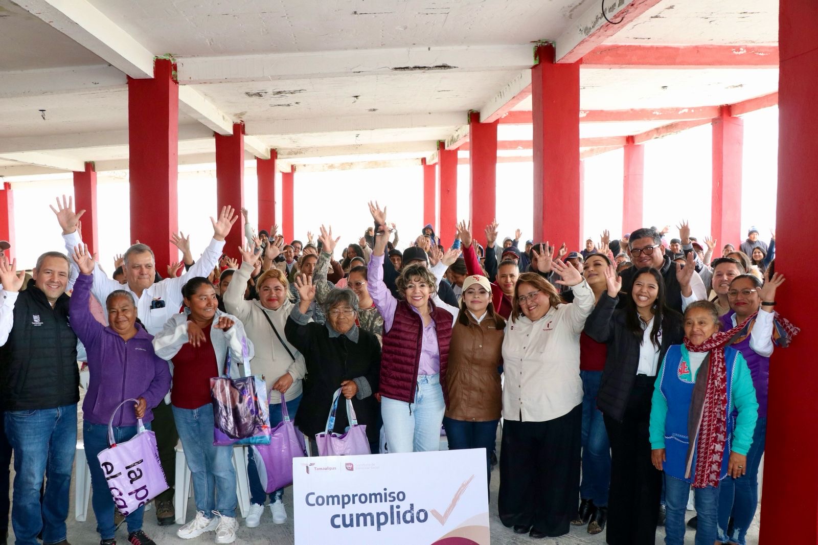 Entregan apoyos sociales a comunidades pesqueras en San Fernando
