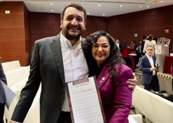 Se reúnen Andrés Manuel López Beltrán y Luisa María Alcalde con Senadores