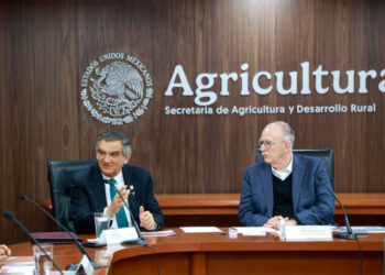 Asegura Gobernador más apoyos para el campo