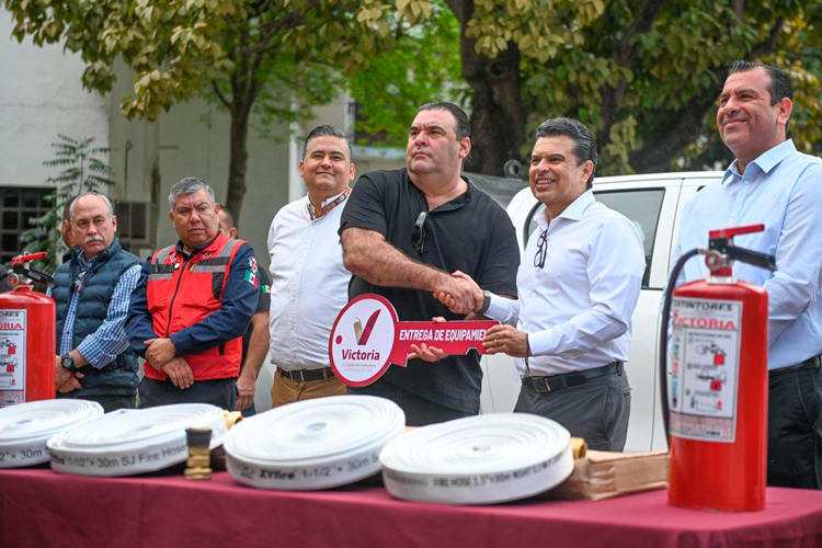 Refuerzan a PC de Victoria con unidad de combate de incendios