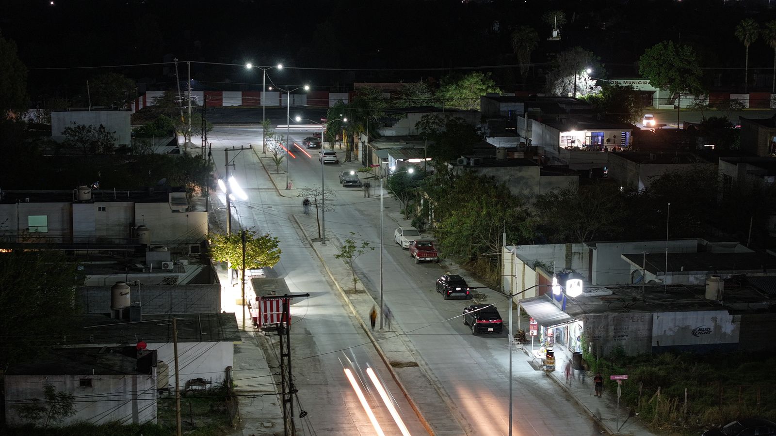 Reinstala Municipio alumbrado y regresa seguridad en Pajaritos