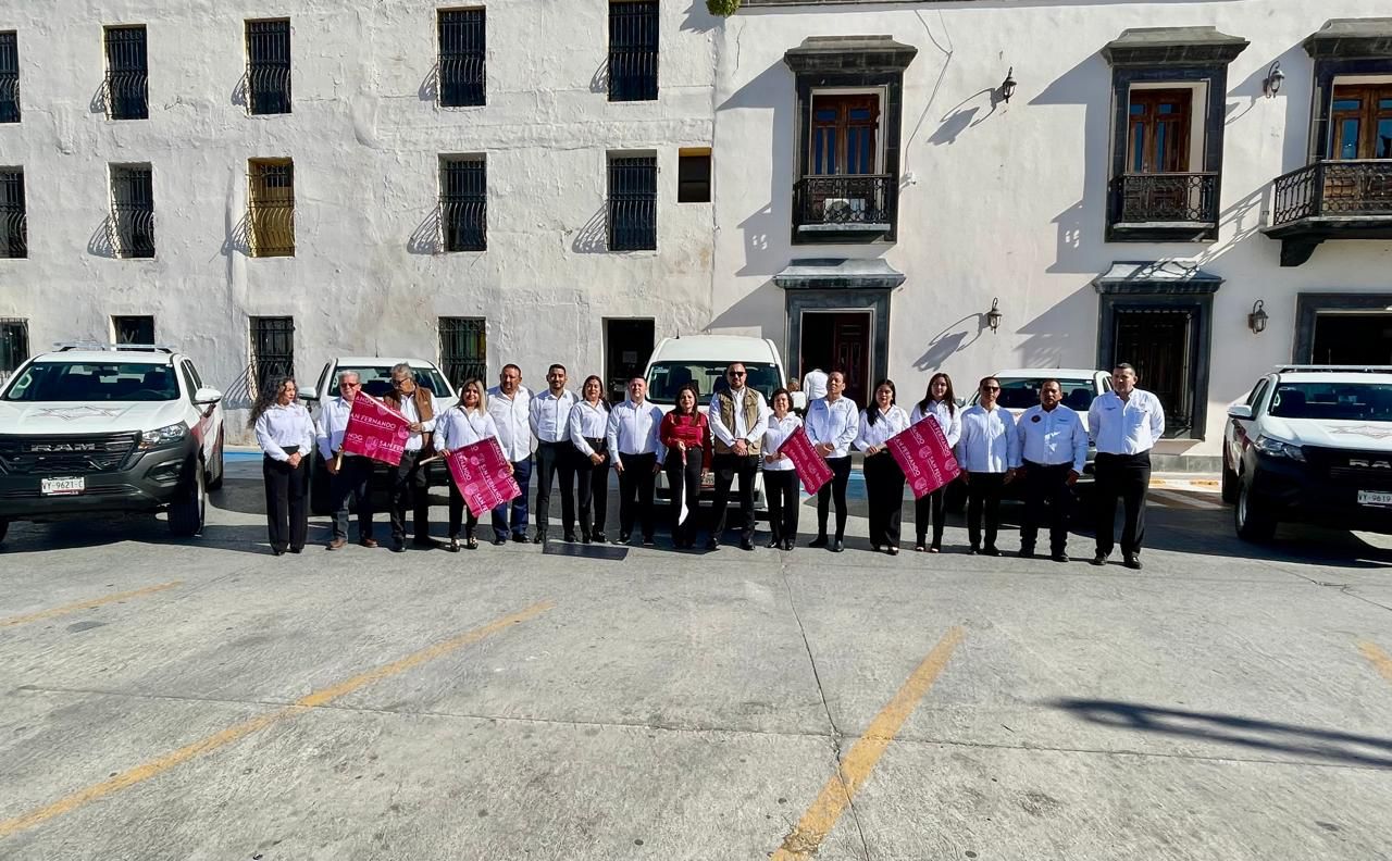 Entrega alcaldesa Verónica Aguirre parque vehicular