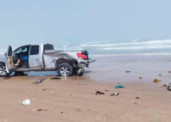 Pide PC no meter vehículos a la playa