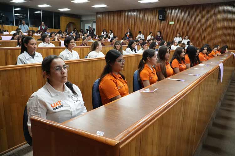 Expone la UAT en foro universitario el liderazgo de la mujer tamaulipeca