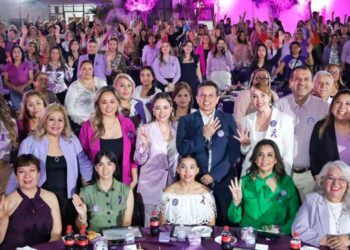 Ilumina Unidad Ejecutiva de la SET Torre Gubernamental con luces violeta