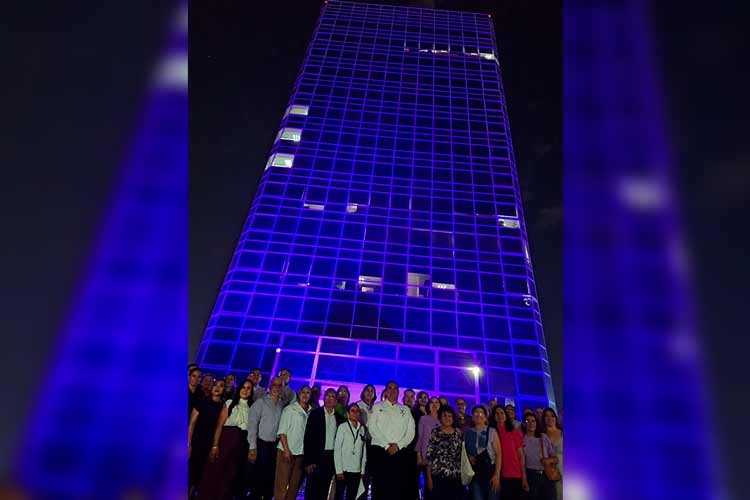 Ilumina Unidad Ejecutiva de la SET Torre Gubernamental con luces violeta