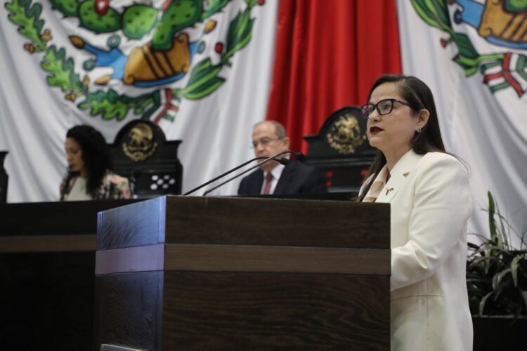 Lucía Aimé deja Educación; la relevaría Miguel Valdez
