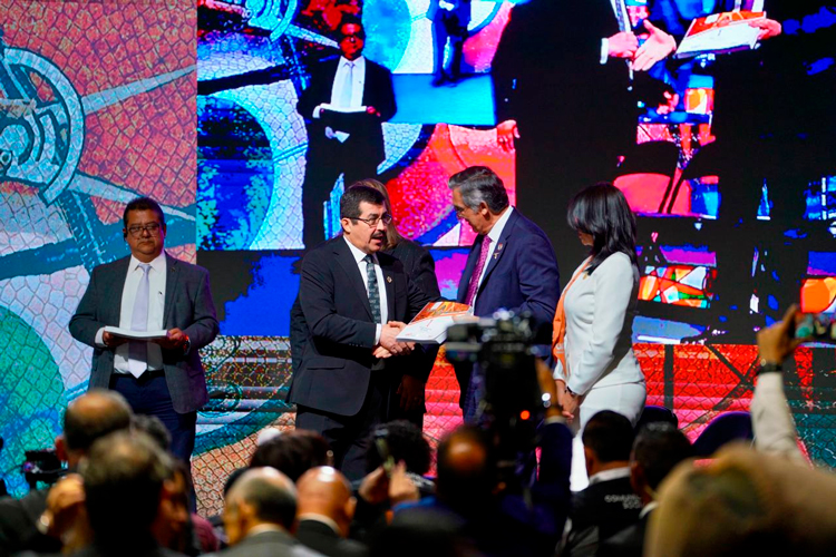 Acompañará SET a escuelas en proceso de cambiar comida chatarra a una alimentación saludable