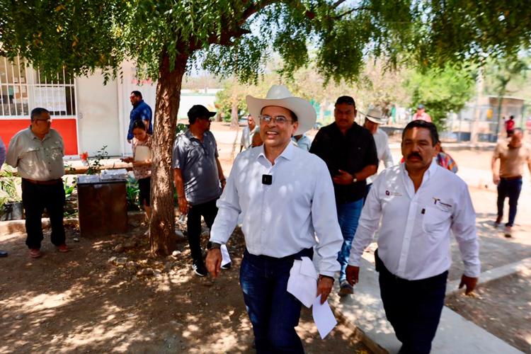 Acompañará SET a escuelas en proceso de cambiar comida chatarra a una alimentación saludable