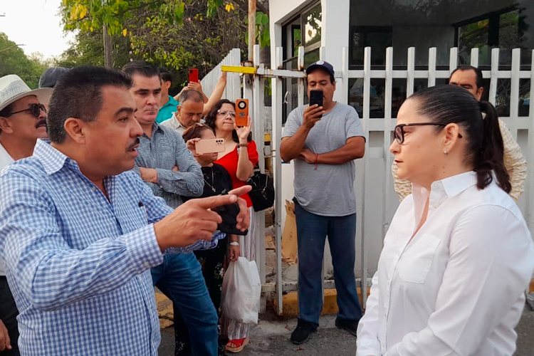 Maestros toman la SET; Lucía Aimé los enfrenta