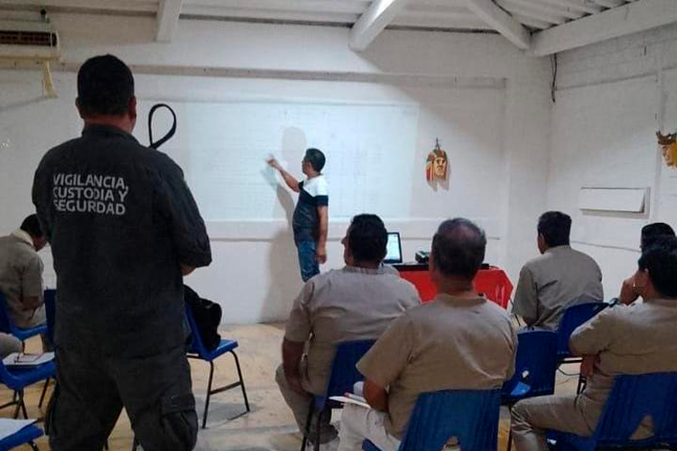 Expone UAT investigación sobre tortugas marinas en foro internacional