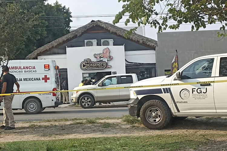 ‘Revientan’ a policías en La Coktelera