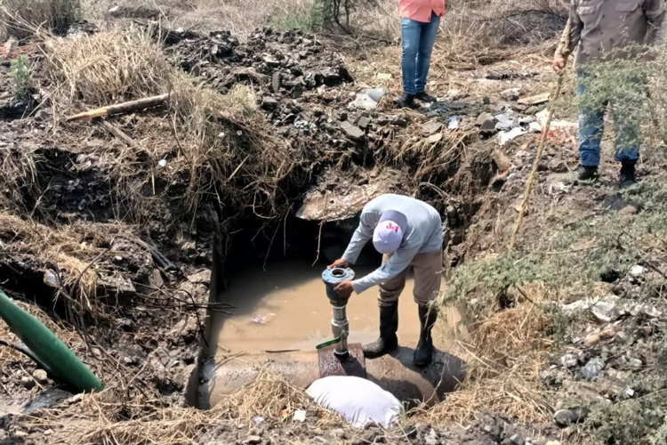 Gattás evita pérdida de agua al reparar 700 fugas