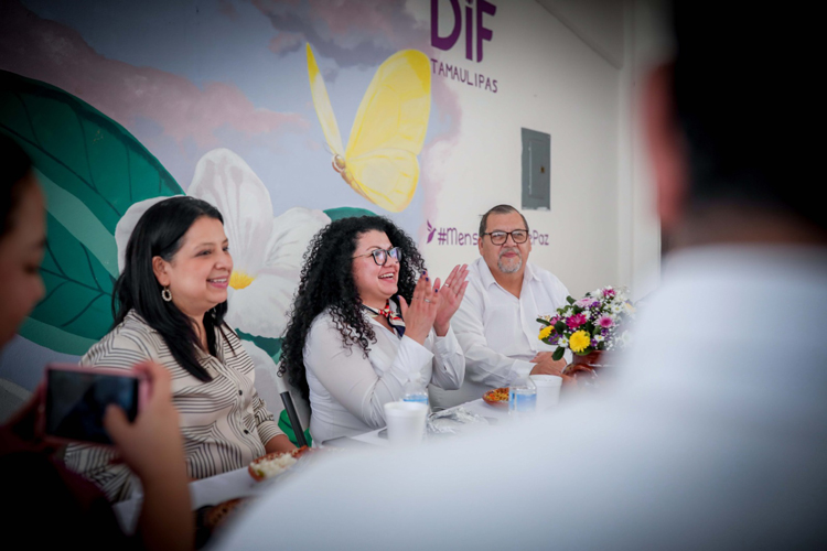 Inaugura alcalde calle de concreto hidráulico en colonia Tamatán