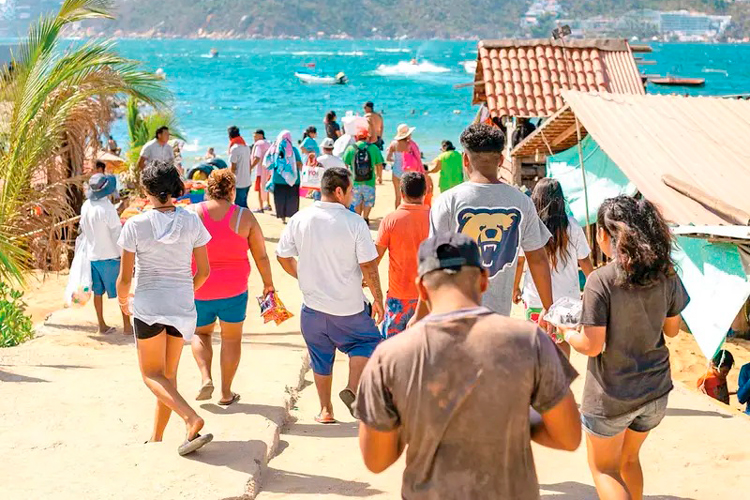 Senado crece 43% su gasto en alimentos