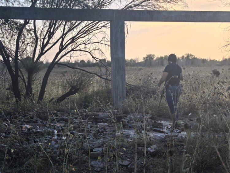 Ubica colectivo nuevo campo de concentración de restos óseos en límites de Tamaulipas