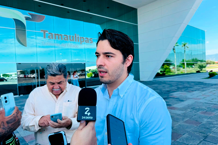 Celebran Neolaredenses a lo grande sus 177 aniversario