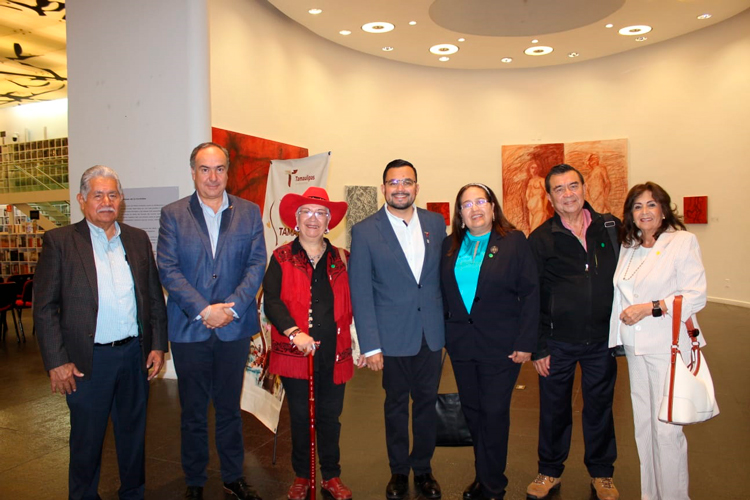 Celebran Neolaredenses a lo grande sus 177 aniversario