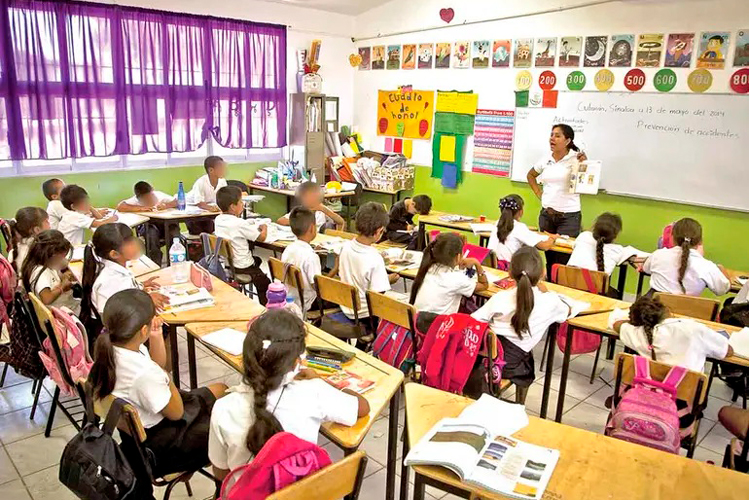 Recurren a los EduTubers para aplicar la NEM