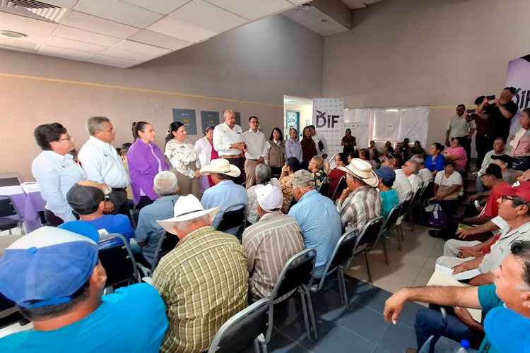 Entrega Municipio área verde iluminada en la Mariano Matamoros