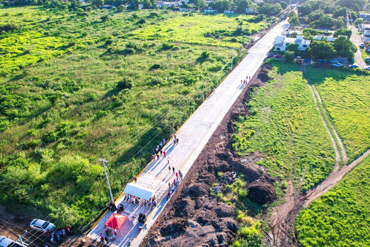 Inaugura Mimí Sosa pavimentación en la Prolongación Zaragoza