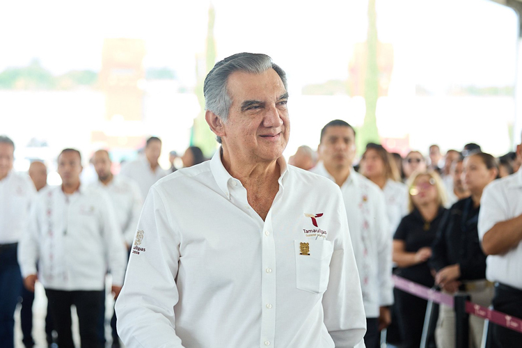 Américo envía despensas a Veracruz