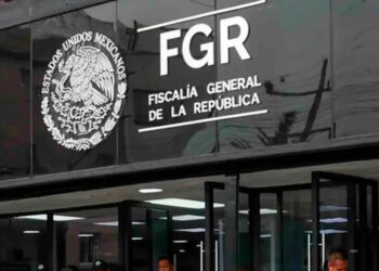 Alzan la mano 43 para la FGR, incluida Godoy