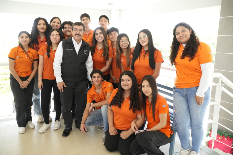 El diálogo con universitarios define el nuevo rumbo de la UAT: rector