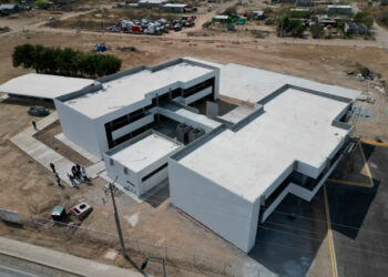 Supervisa Carmen Lilia construcción de nueva escuela en El Progreso