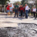 Patty Chío encabeza jornada de bacheo en el Poblado El Limón
