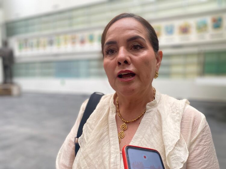 Yuriria Iturbe respalda continuidad del ciclo escolar