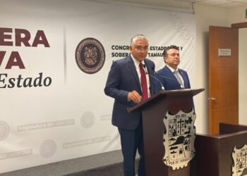 Maestros protestan en delegación del ISSSTE en Tamaulipas