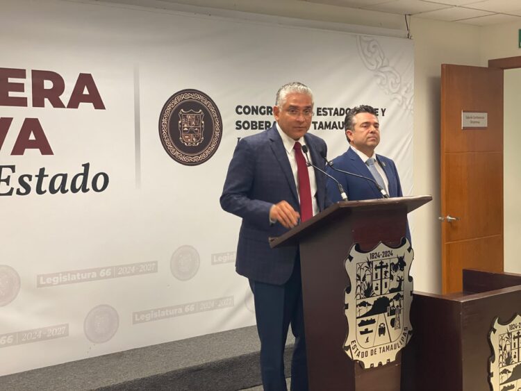 Maestros protestan en delegación del ISSSTE en Tamaulipas