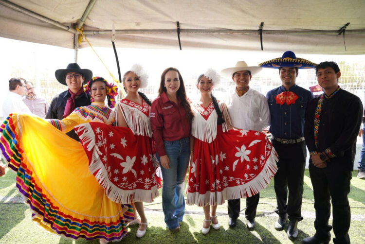 Carmen Lilia invita acceder a la Beca Cultural