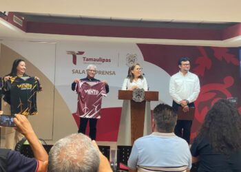 Maestros protestan en delegación del ISSSTE en Tamaulipas