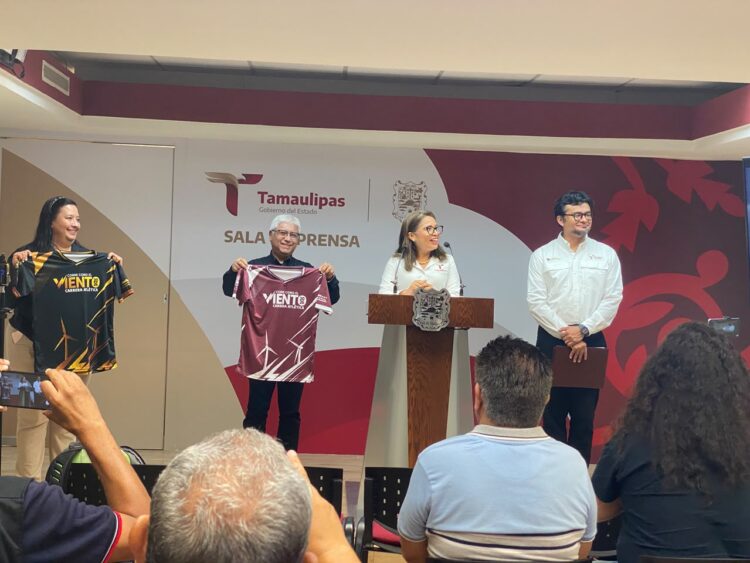 Maestros protestan en delegación del ISSSTE en Tamaulipas