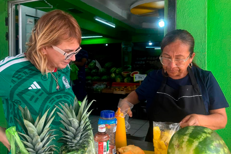 Magaly escucha a comerciantes