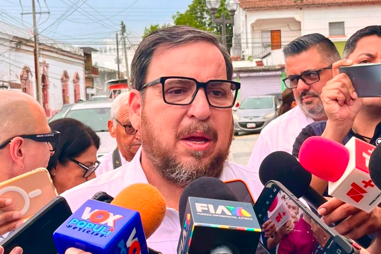 Exámenes revelan que maestros también necesitan estudiar más: SET