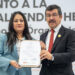 Egresada de la UAT recibe homenaje