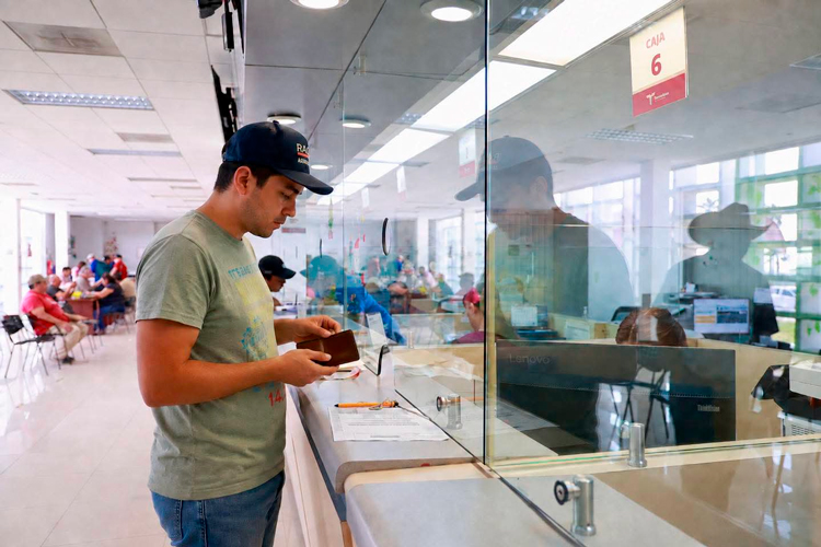Alcaldes se niegan a soltar las Comapas